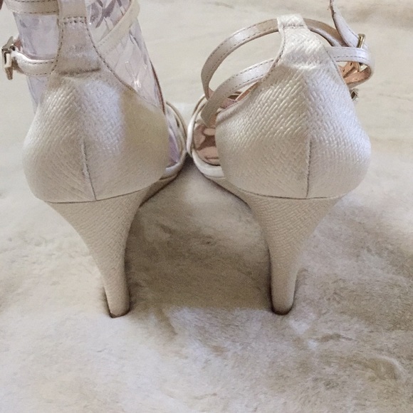 Badgley Mischka wedges - Picture 6 of 9